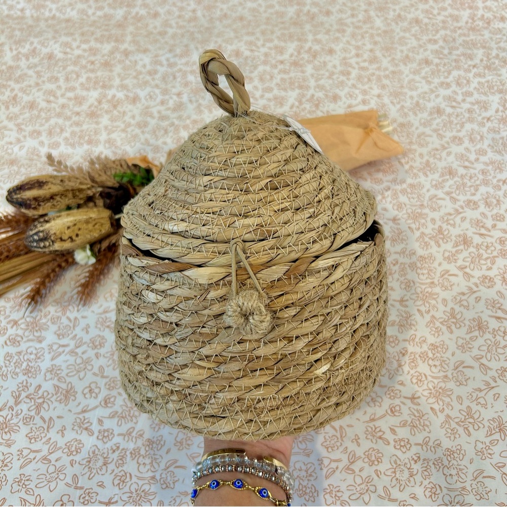 NWT Woven Bee Hive Basket